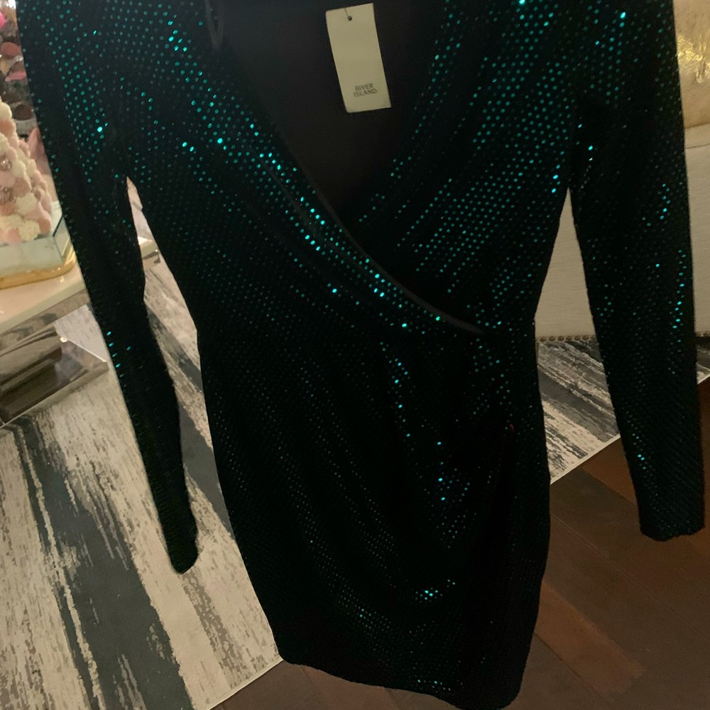 Beautiful dress emerald green never worn